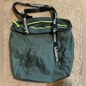 Lululemon tote